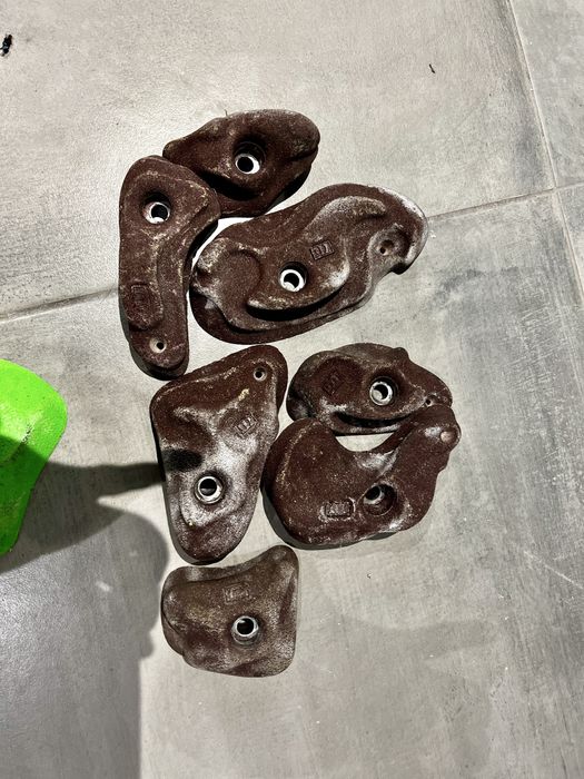 Uchwyty wspinaczkowe + struktury