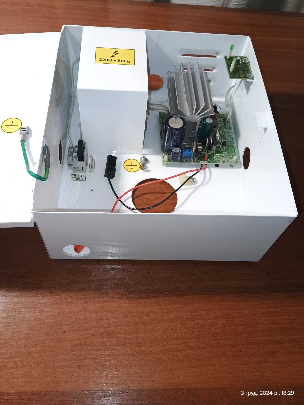 Аналоговый ИБП  IPS-1220 12В 2А  под аккумулятор 12 V 7А/ч