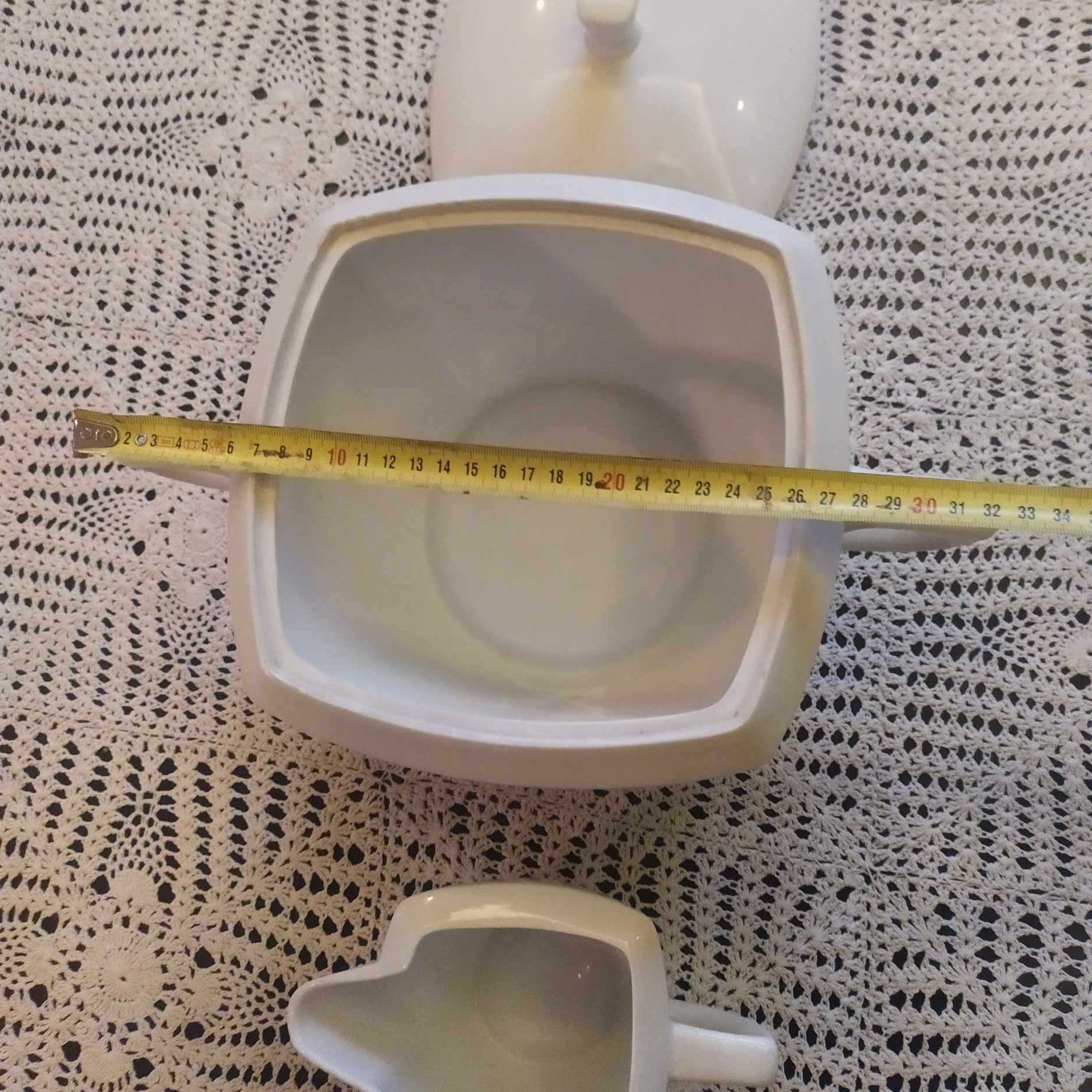 Porcelanowa waza i sosjerka Karolina