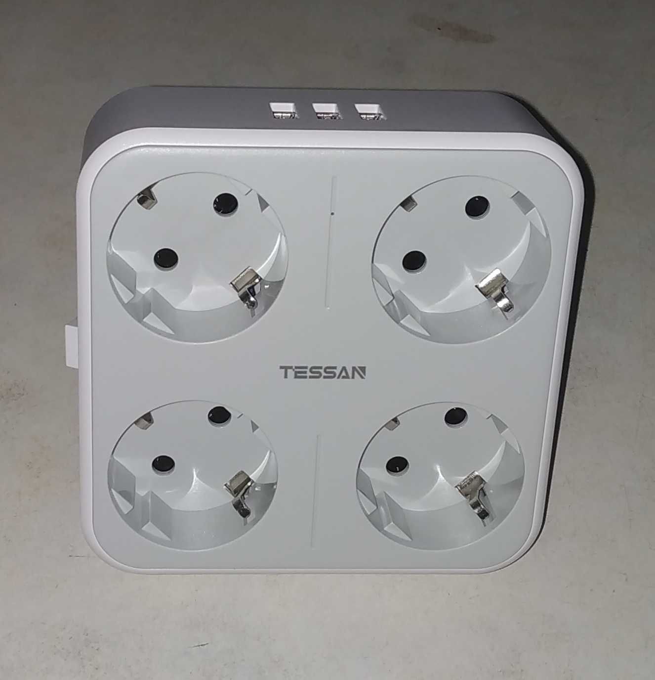 Разветвитель Tessan (4 Евро розетки, 3 USB порта, выключатель)