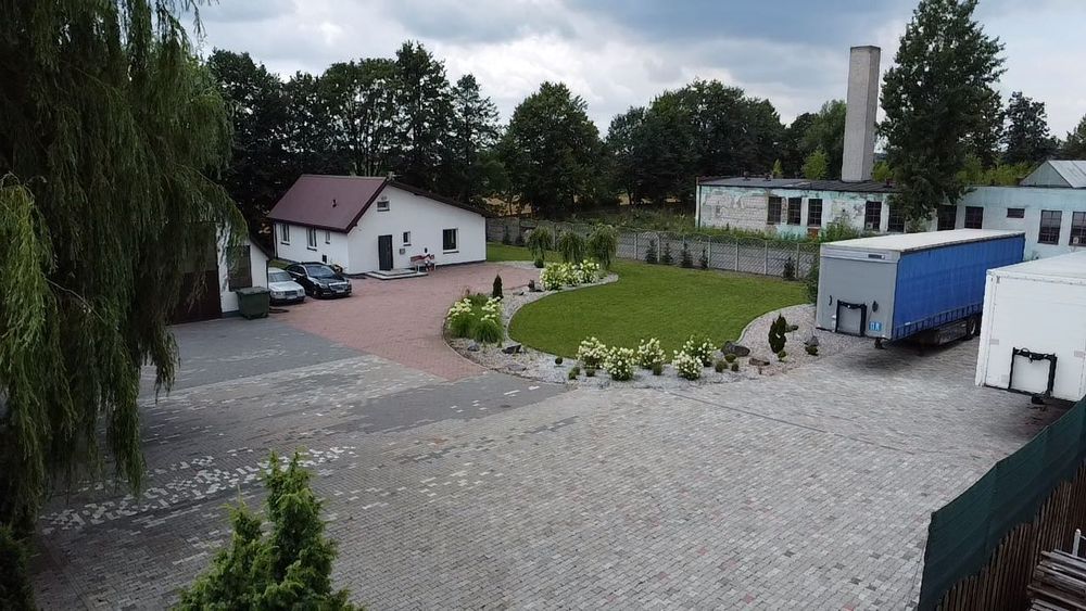 Baza transportowa , warsztat , dom , biuro , magazyn