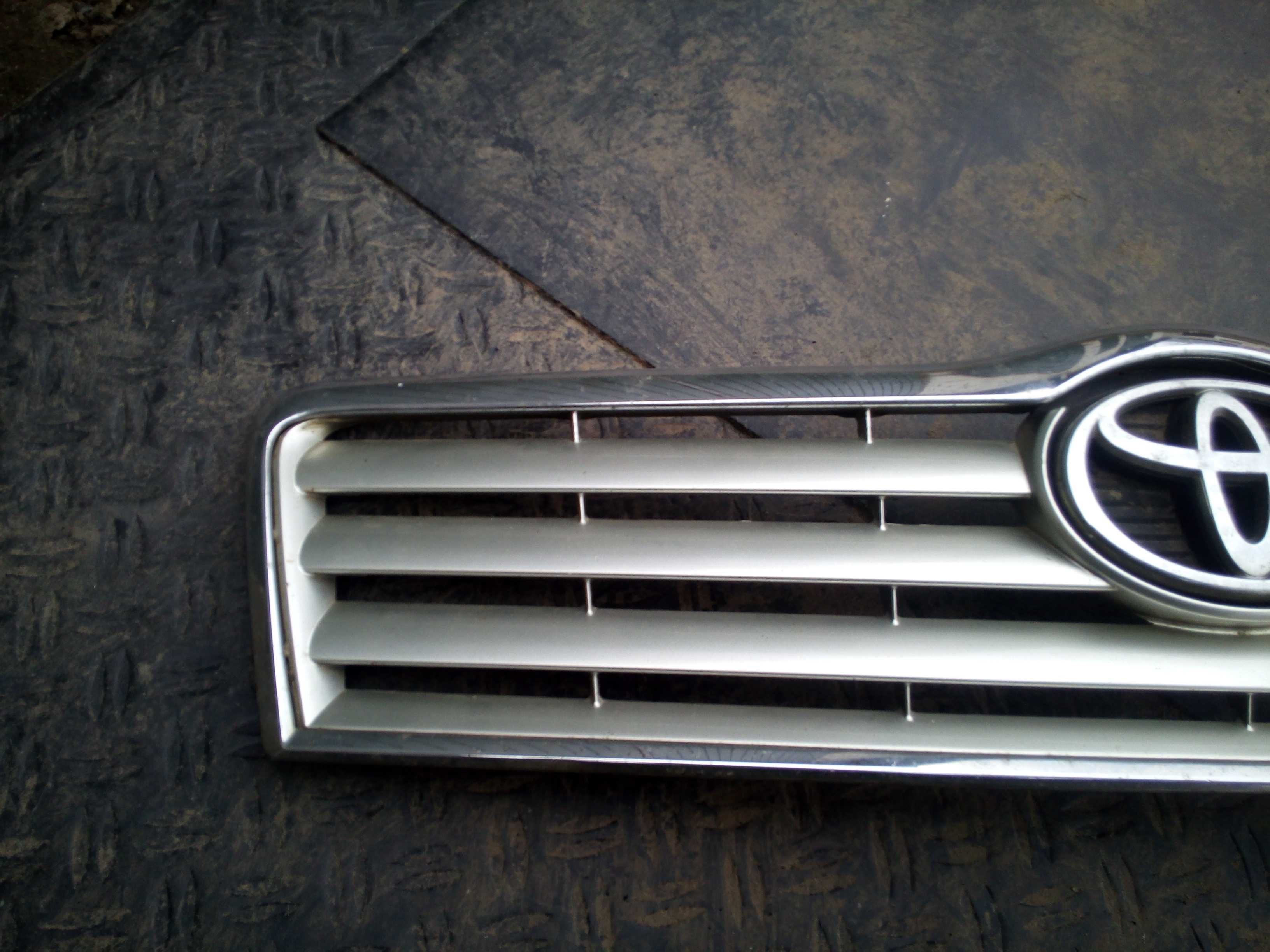 TOYOTA avensis t25 03-06 grill gril atrapa 1C0