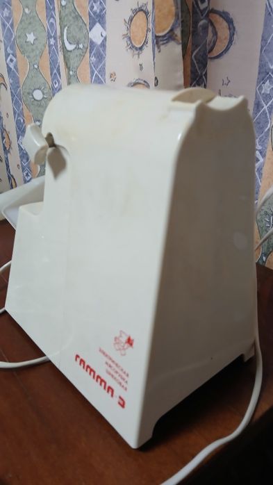 Електрична шнекова м'ясорубка Гамма -3 бу