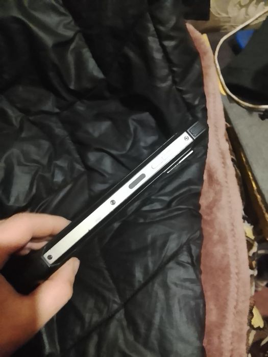 Продам телефон Cybot kinkong 9