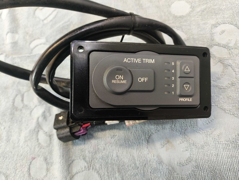 Activ tream Mercury automatyczne trymowanie silnika