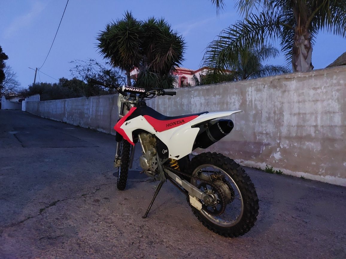 Crf 230 f matrícula