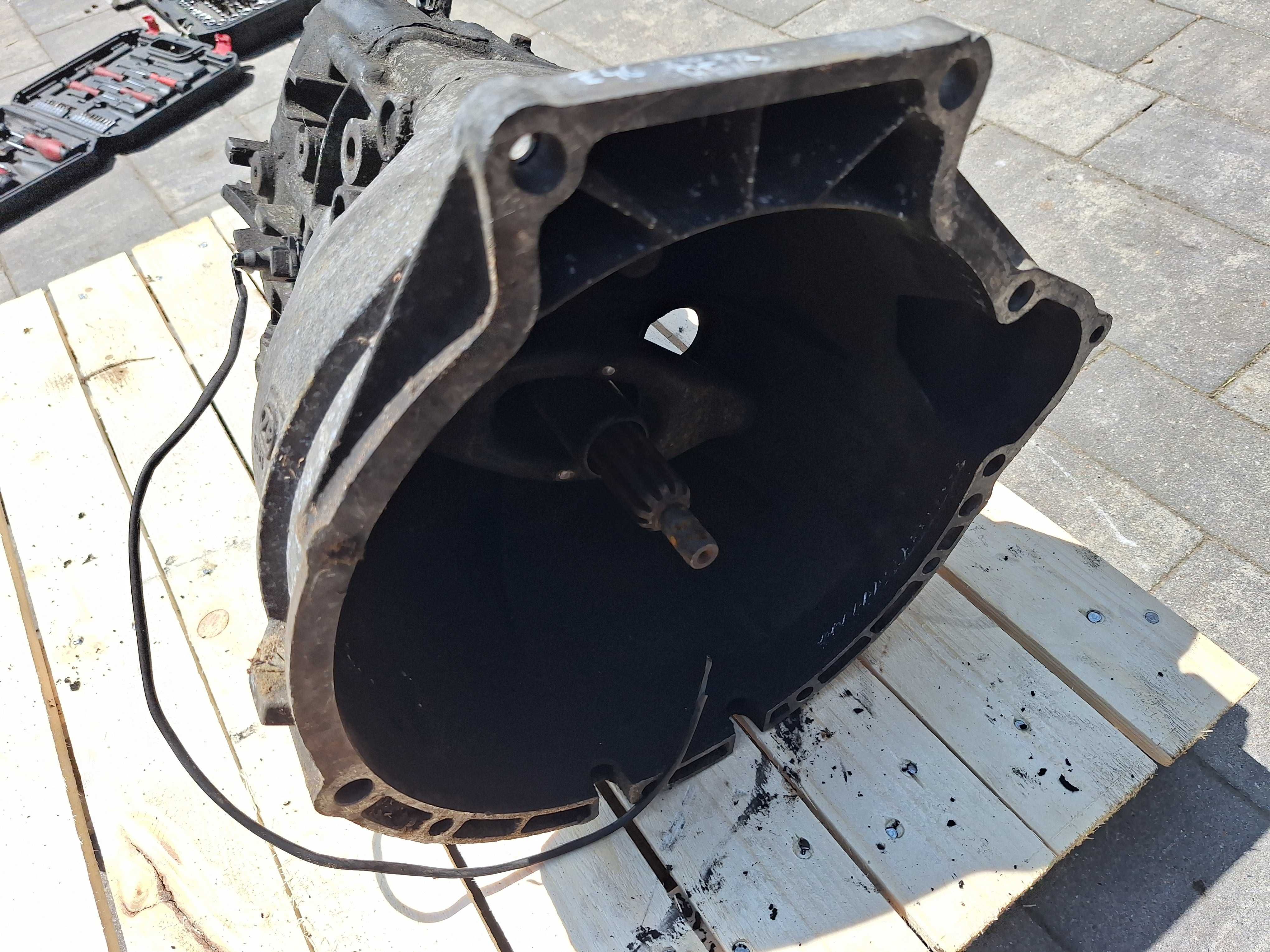 Skrzynia biegów manualna 5 biegów BMW e46 320d e39 520d duży ZF