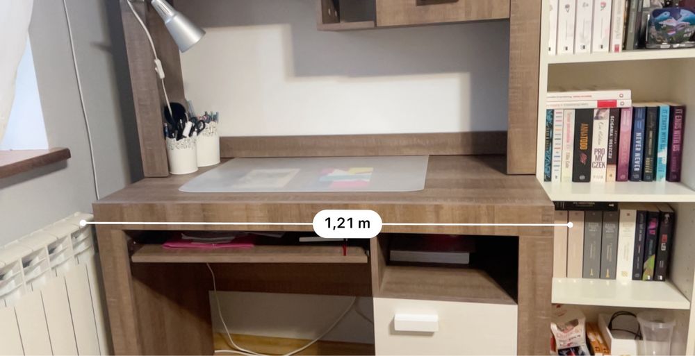 Biurko z ndstawką i regałem
