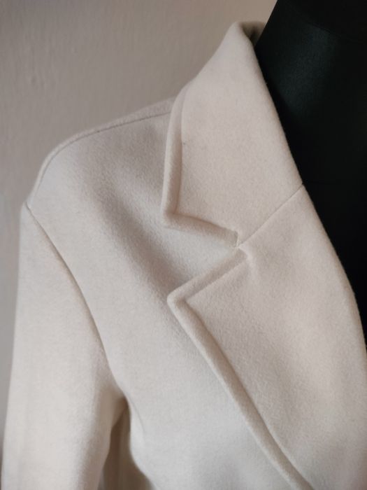 Jasny płaszcz klasyczny zimowy XS Bershka