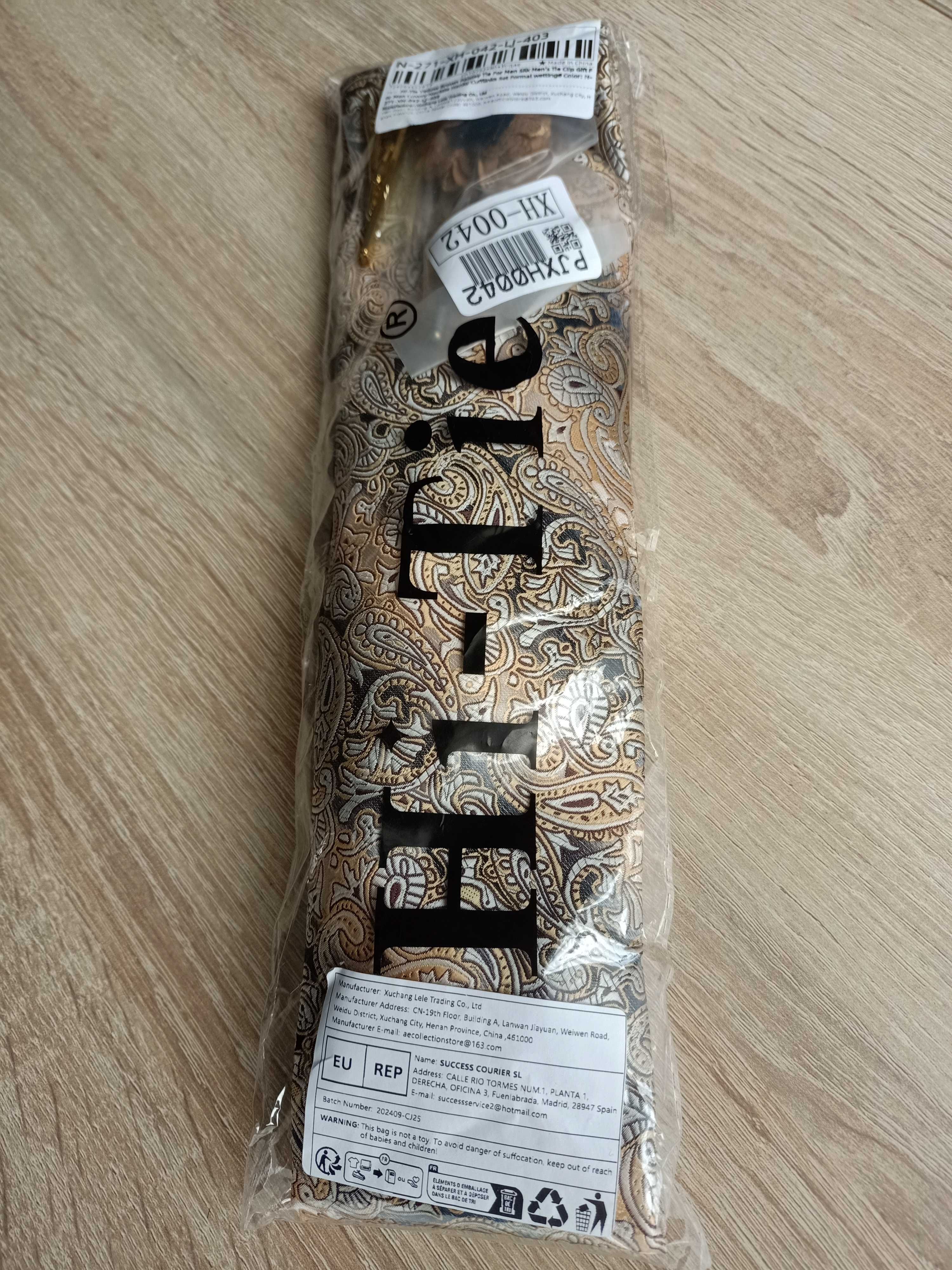 Elegancki Biznesowy Zestaw Krawat Poszetka Spinki - N271