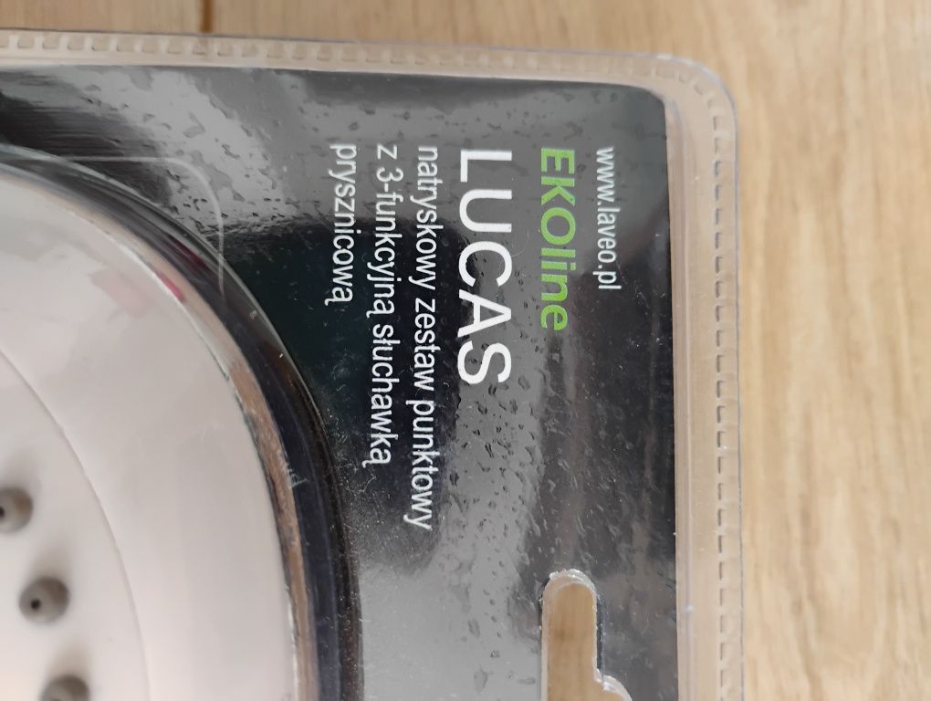 Zestaw prysznicowy natynkowy Laveo Lucas, słuchawka prysznicowa