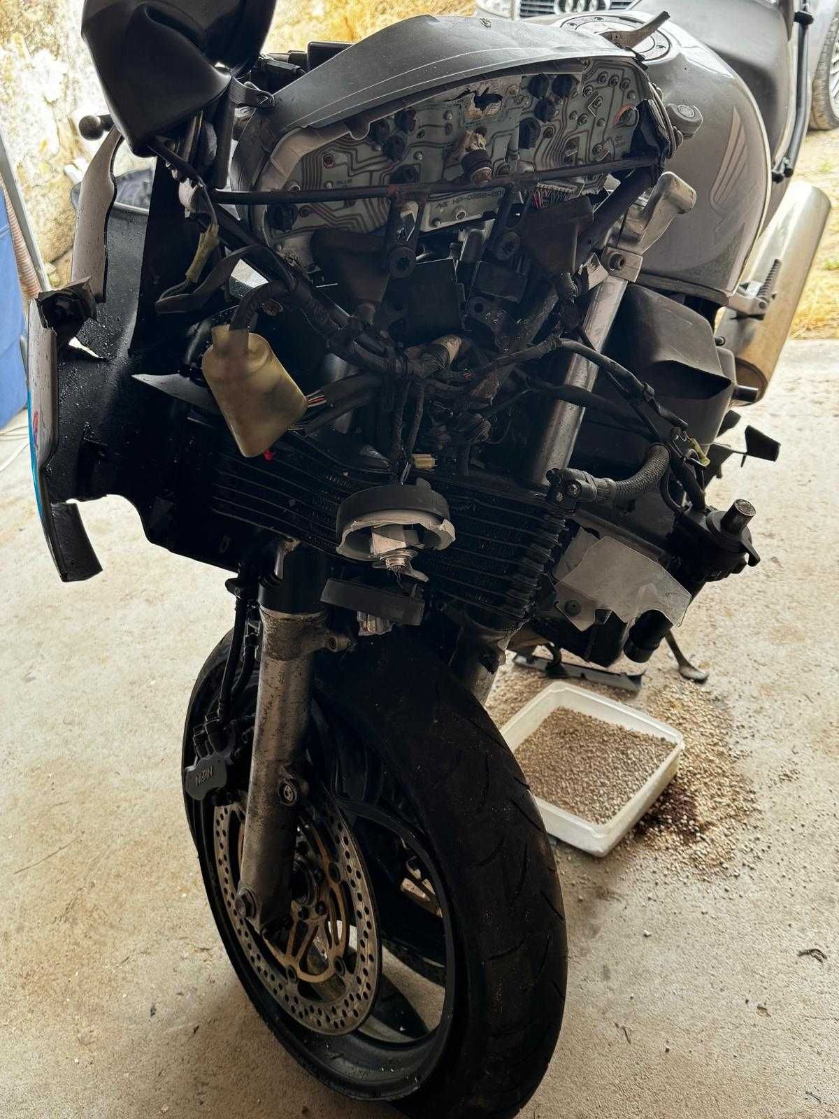 Honda CBR1100XX Peças