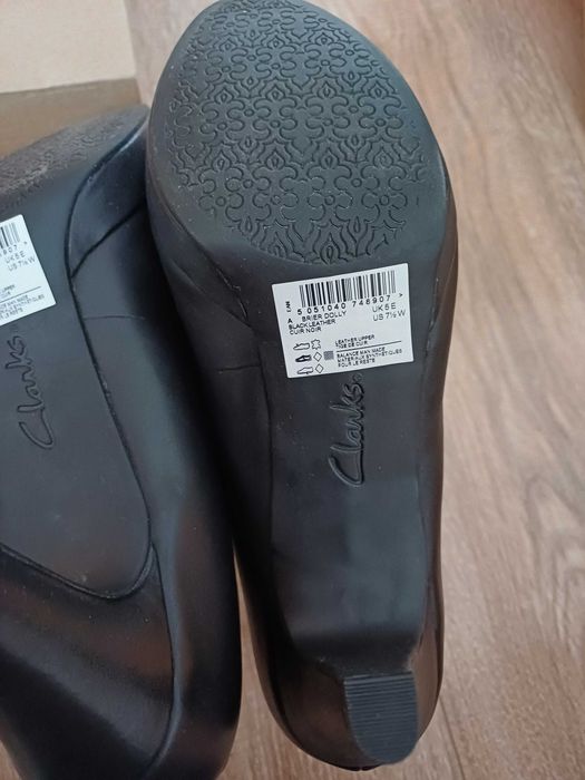 Clarks шкіряні туфлі нові 39р