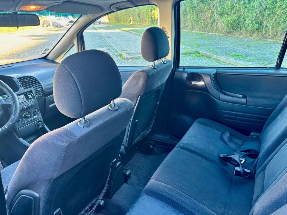 Opel zafira  7 lugares a gasolina