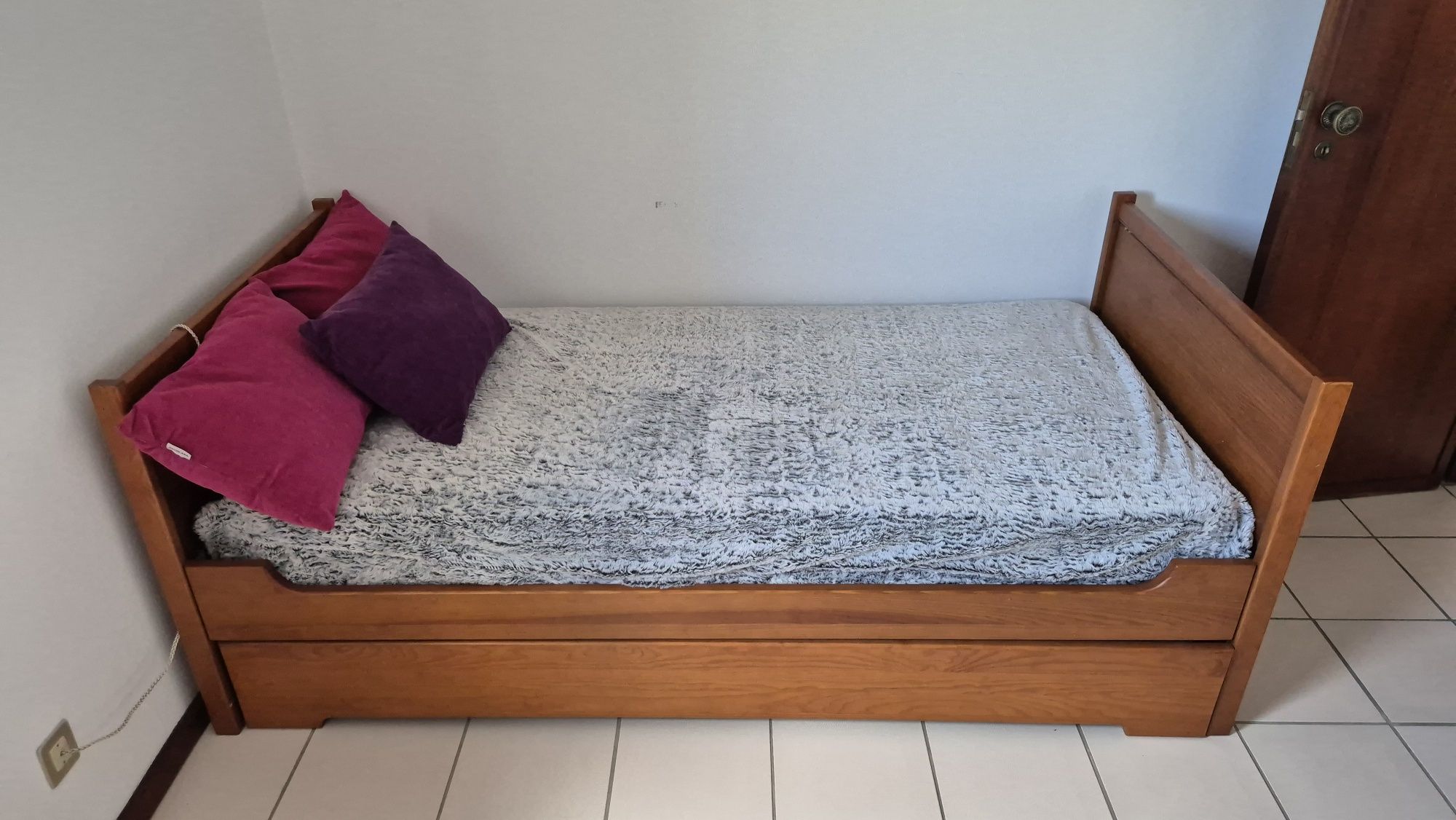 Cama com gavetão
