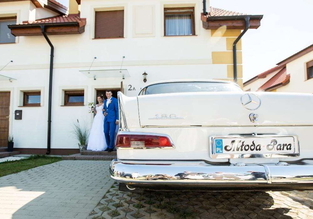Pojazd do ślubu klasyczna limuzyna 60-letni zabytkowy Mercedes retro