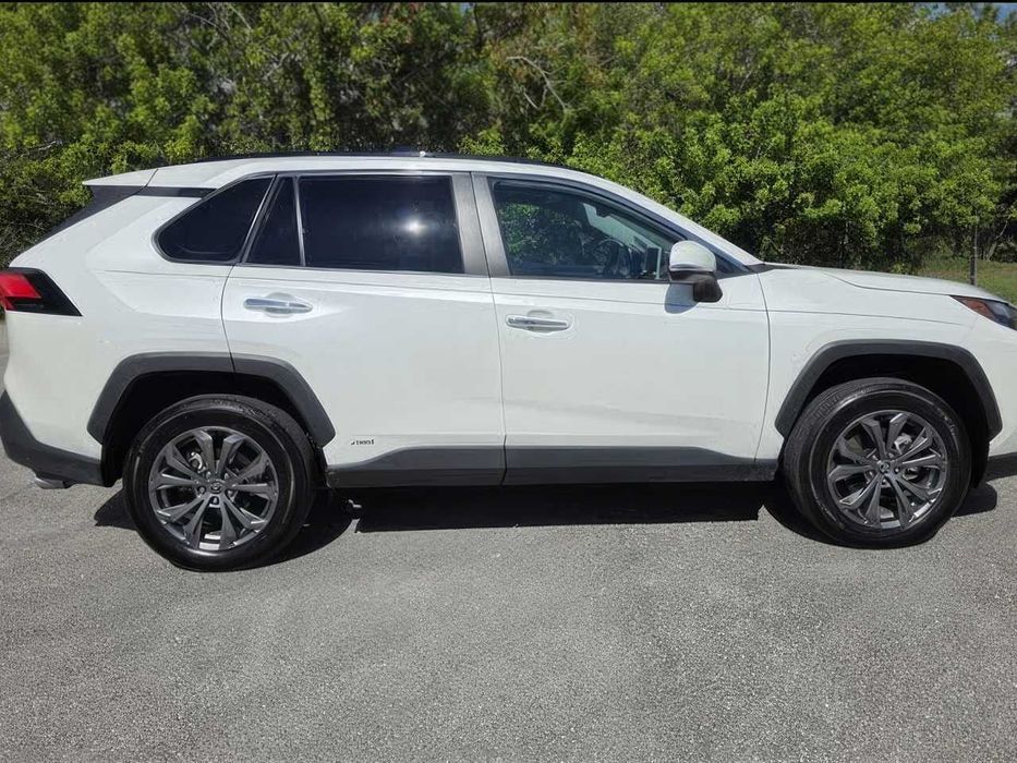 Toyota RAV4      2022