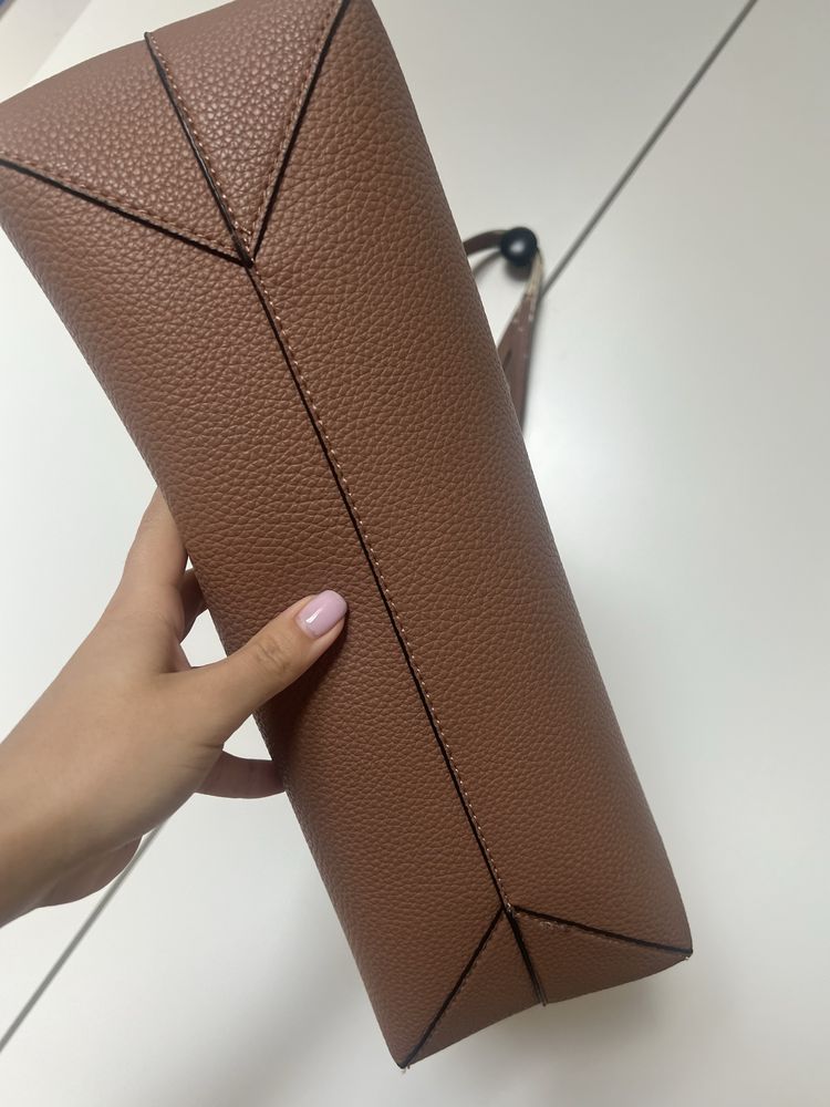 Torebka Guess beżowa camel shopperka