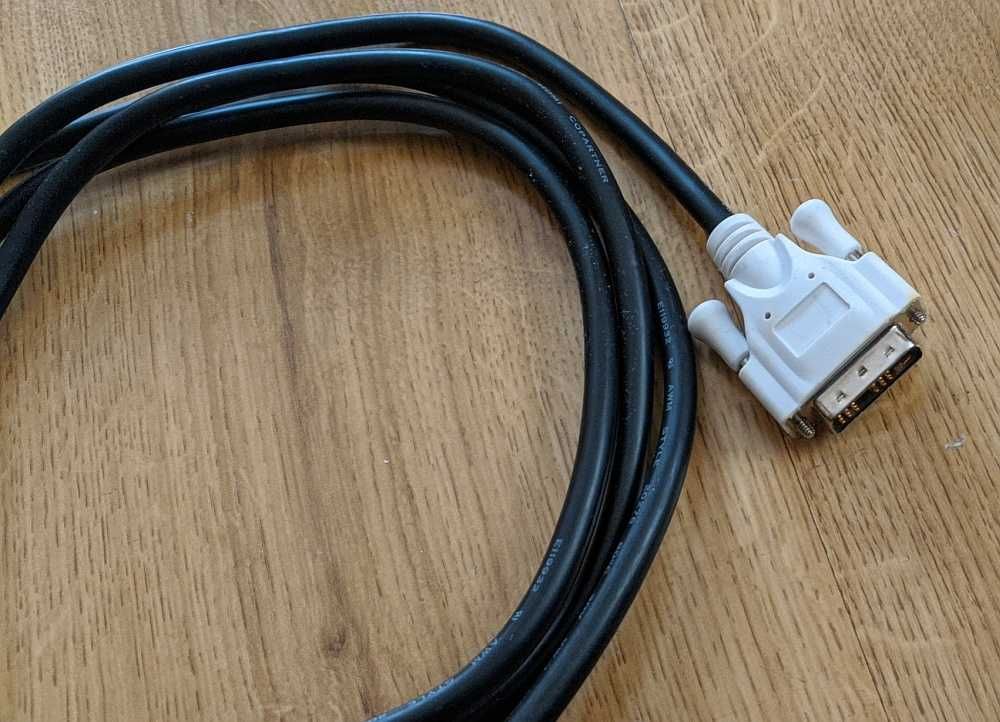 Kabel do podłączenia Projektora Monitora Telewizora - DVI HDMI 210CM