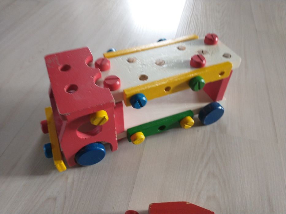 Samochód auto drewniane do skręcania