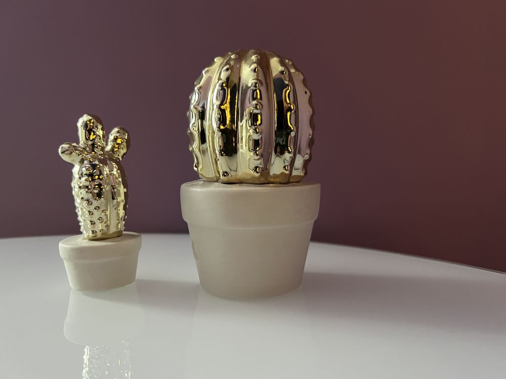 Zestaw dekoracji ceramicznych złotych ananas i kaktusy 3 szt.