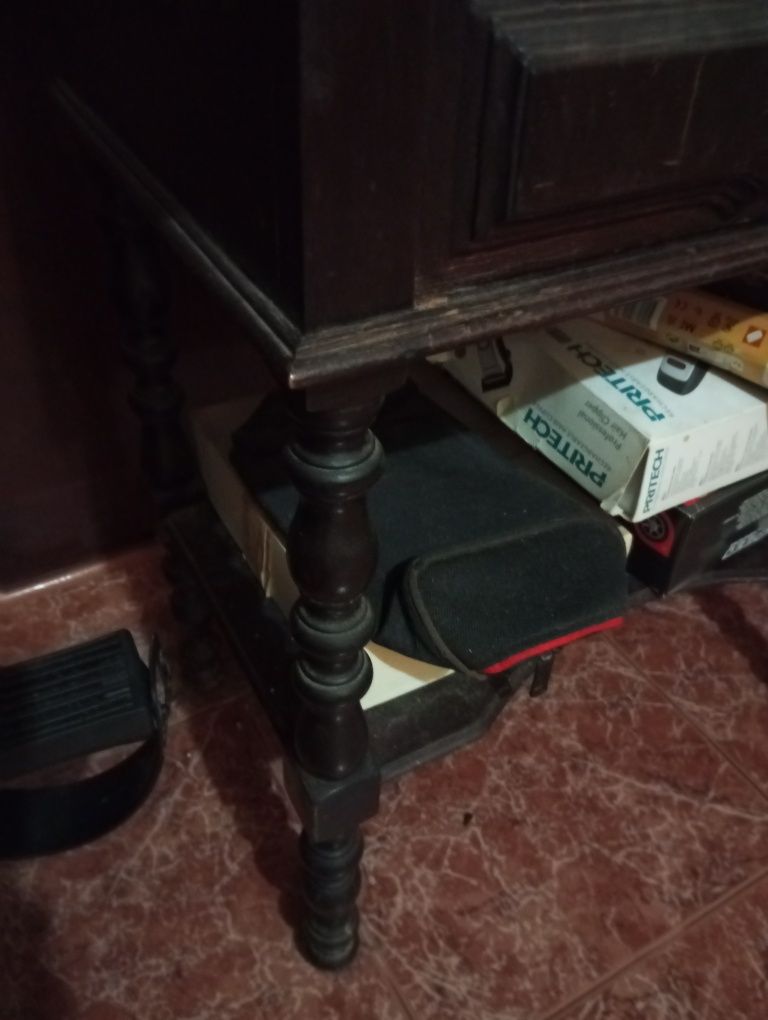 Mesa de cabeceira