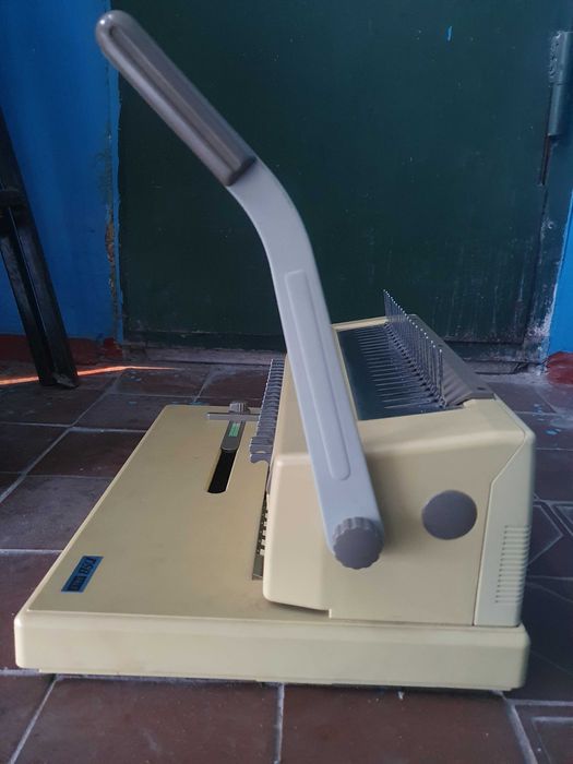 Переплетчик на пластиковую пружину DSB №1