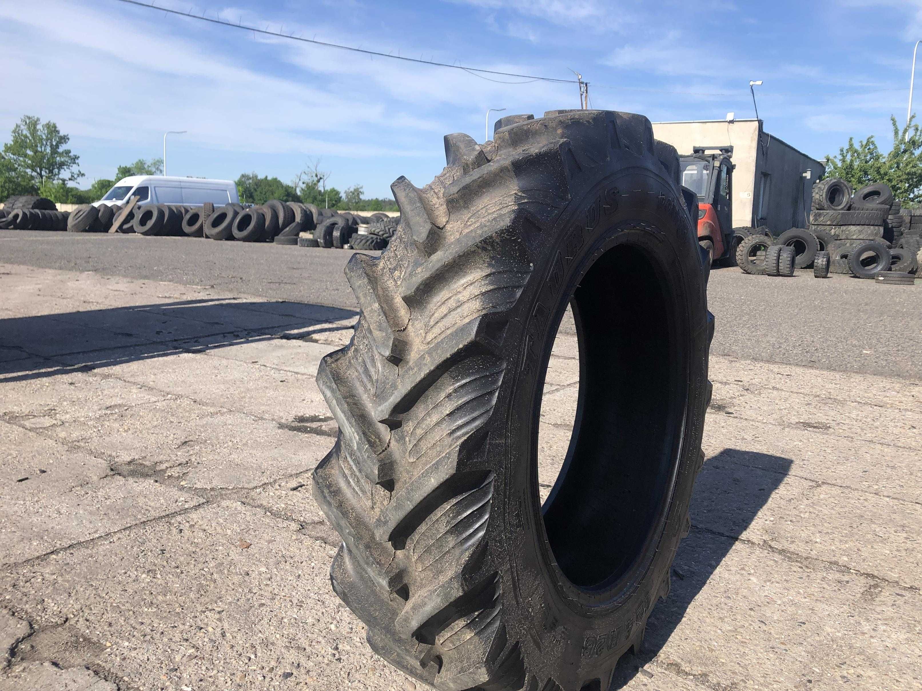 Opona Używana 12.4r28 Taurus Point 8 Radial 90% Bieżnika