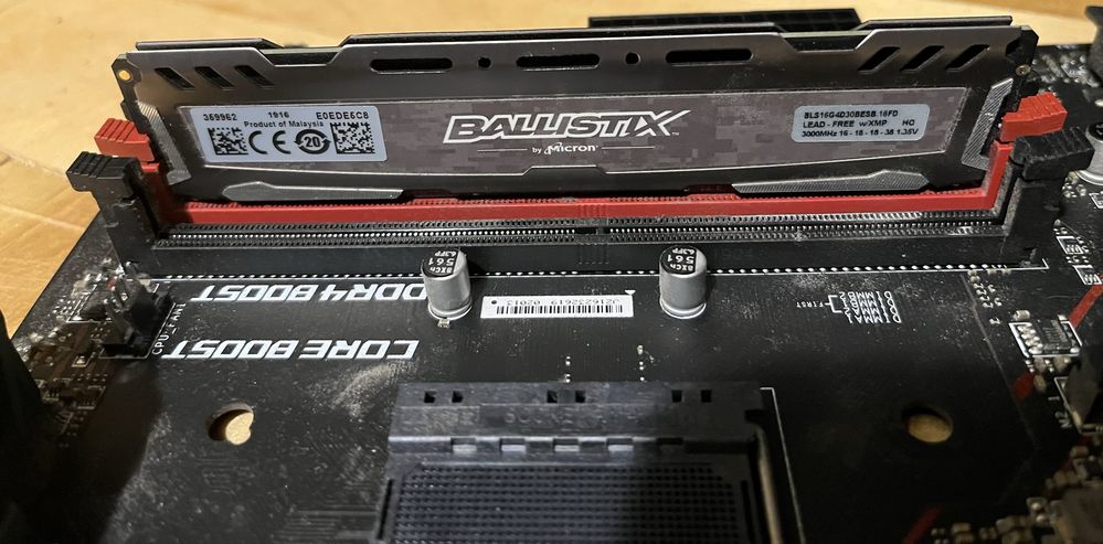 Płyta główna MSI x470 gaming plus z dyskiem ssd Corsair mp300 i ram