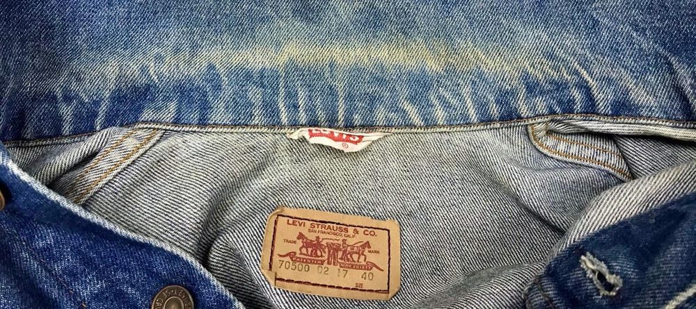 Levi's kurtka jeansowa damska L
Rozmiar:L 
Kolor:granatowy 
Stan:bardz