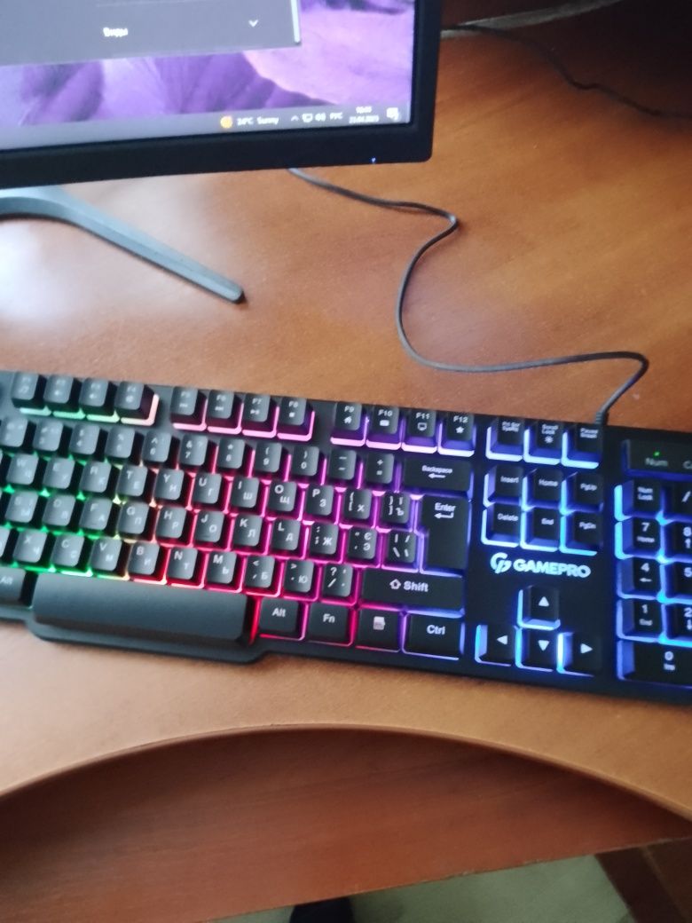 Продам игровой компьютер с монитором