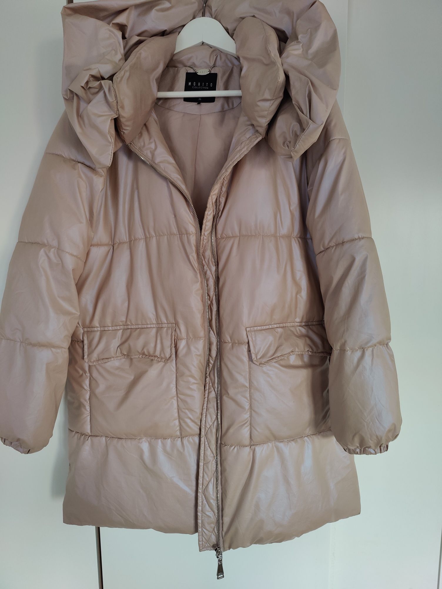 Zimowa pikowana kurtka Mohito typu puffer Eco Aware