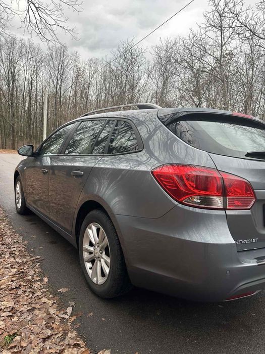 Chevrolet Cruze 1.6 бензин 2013год Хозяйски
