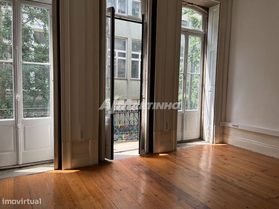 Excelente Escritorio, na Baixa Porto