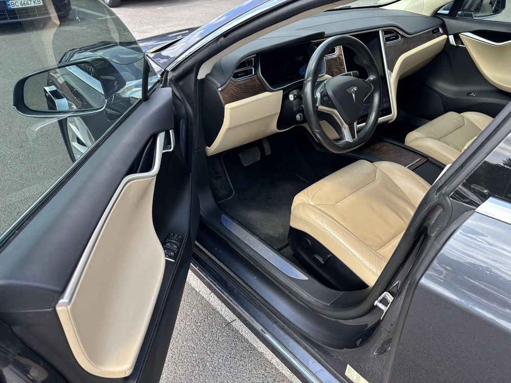 Tesla Model S 2017 75kwt FSD