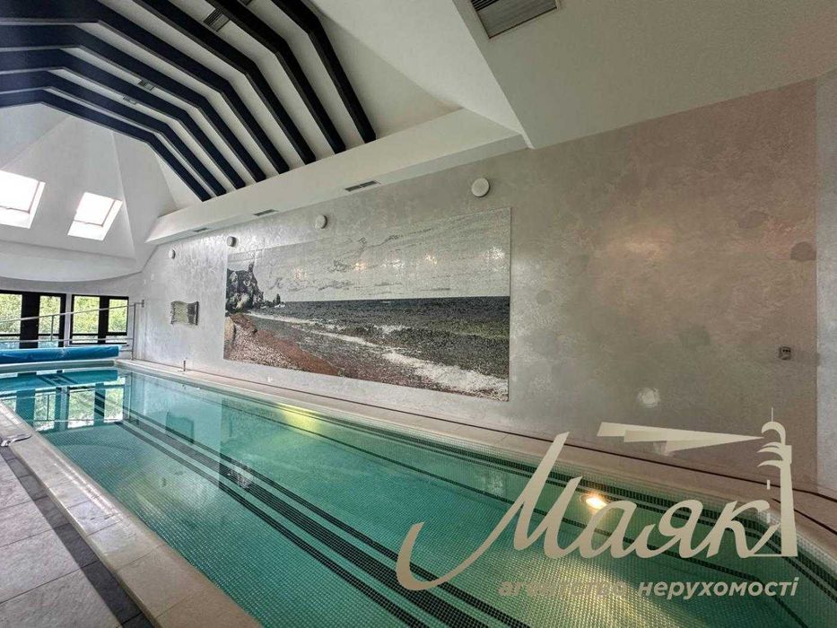 Оренда резиденції з двох будинків на 60 сотках землі в Хуторі Мригі