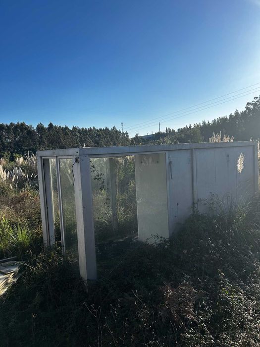 Contentor Stand Usado