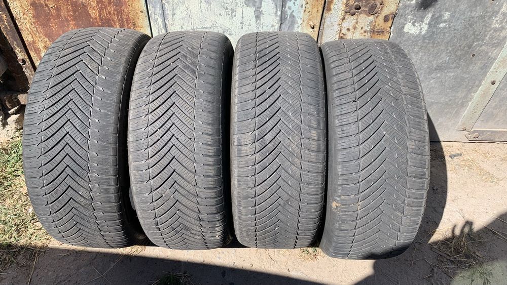 Opony caloroczne 235/50r18