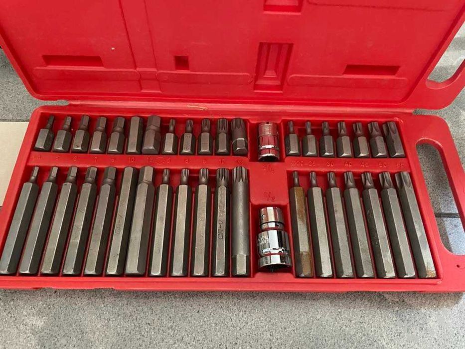 Narzędzia, wiertarki 3 szt., lutownice 2 szt, podnośnik samochodowy