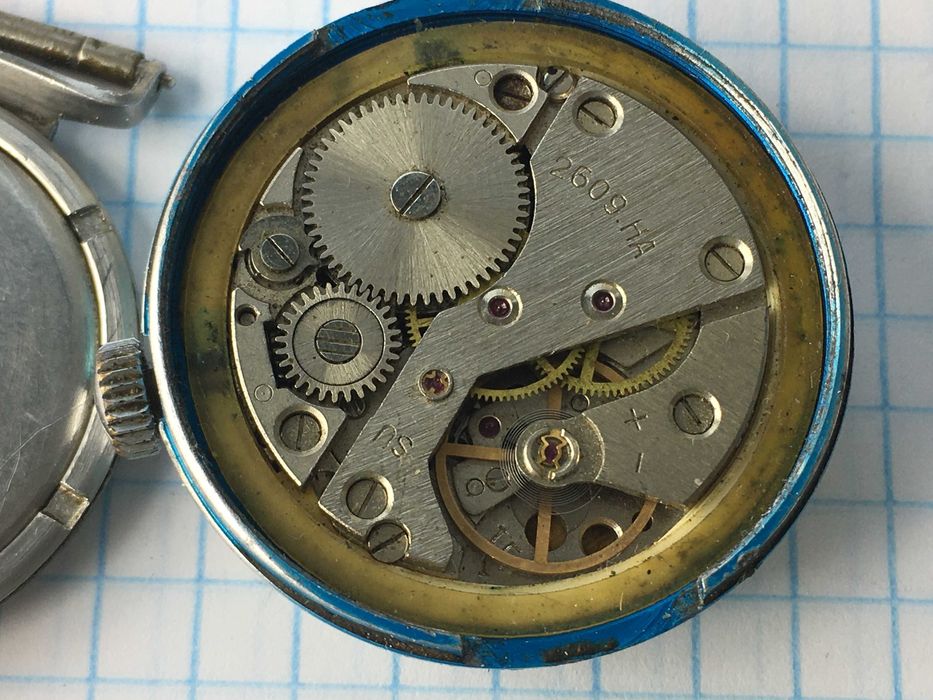 Часы механические Ракета школьные СССР не рабочие