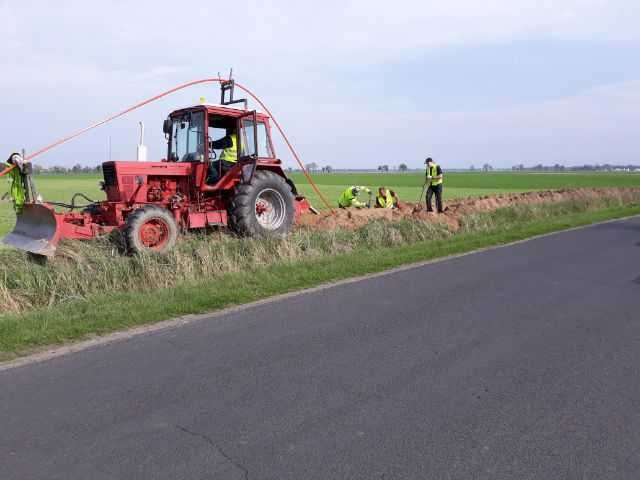 Usługi koparką łańcuchową wykopy liniowe, gaz prąd woda drenaż