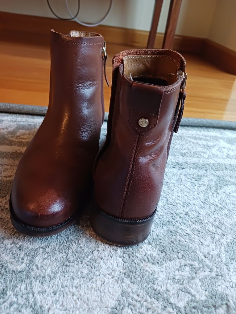 Botas Criança pele castanho massimo dutti novas