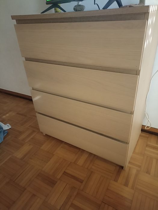 Móvel Malm 4 gavetas