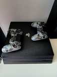 PlayStation 4 PRO 1TB 2 Pady 30gier