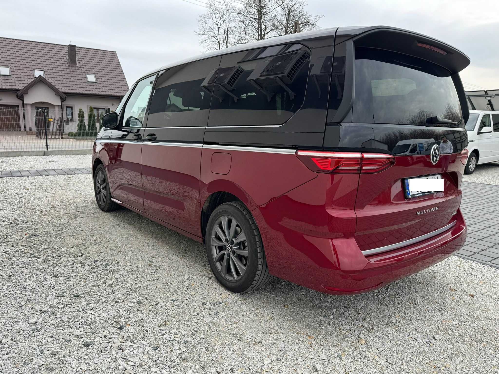 Wynajem Busa 7osób VW Multivan 1.4 e-Hybrid 218 KM Full opcja