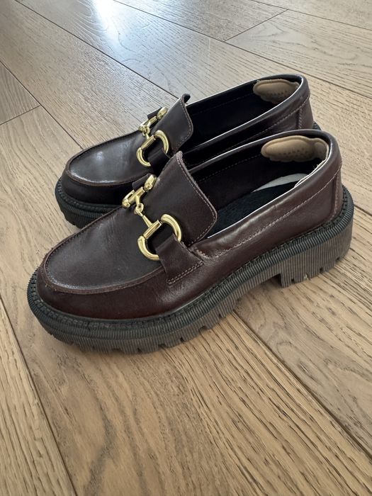 Шкіряні жіночі лофери