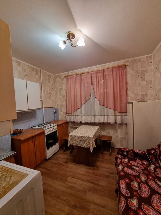 Захищена з усіх сторін . Оренда квартири на Шуменському . Другий повер