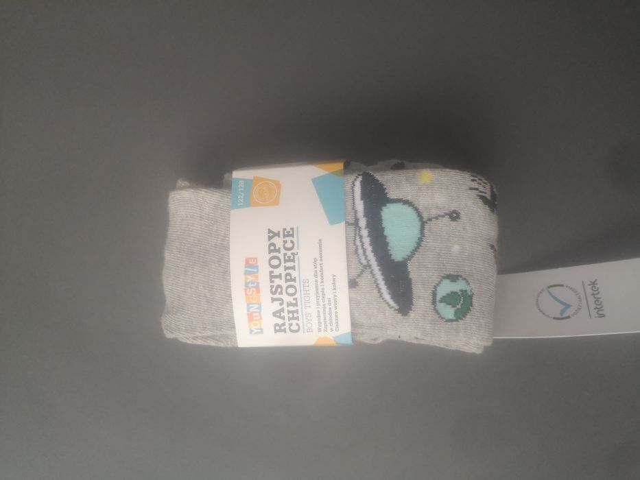 Nowe rajtuzki dla chłopca 122/128