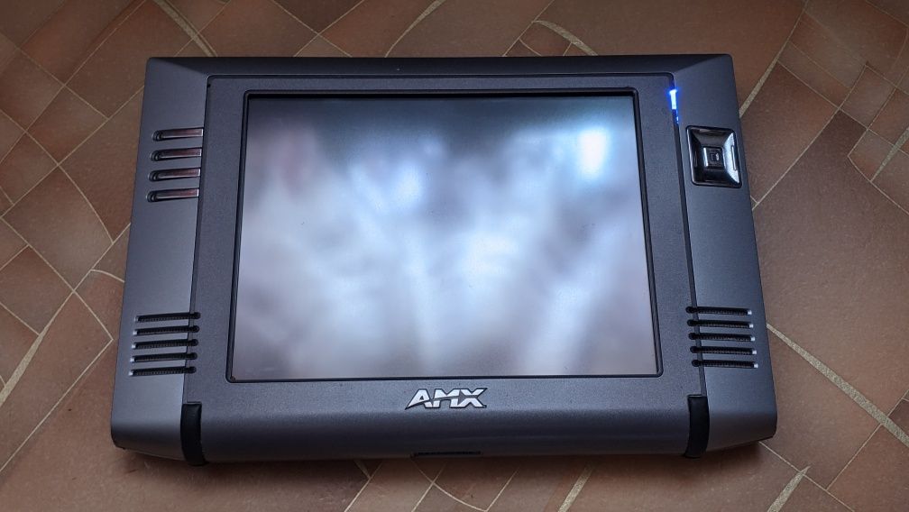 Продам универсальную сенсорную панель Amx Modero Mvp-8400.