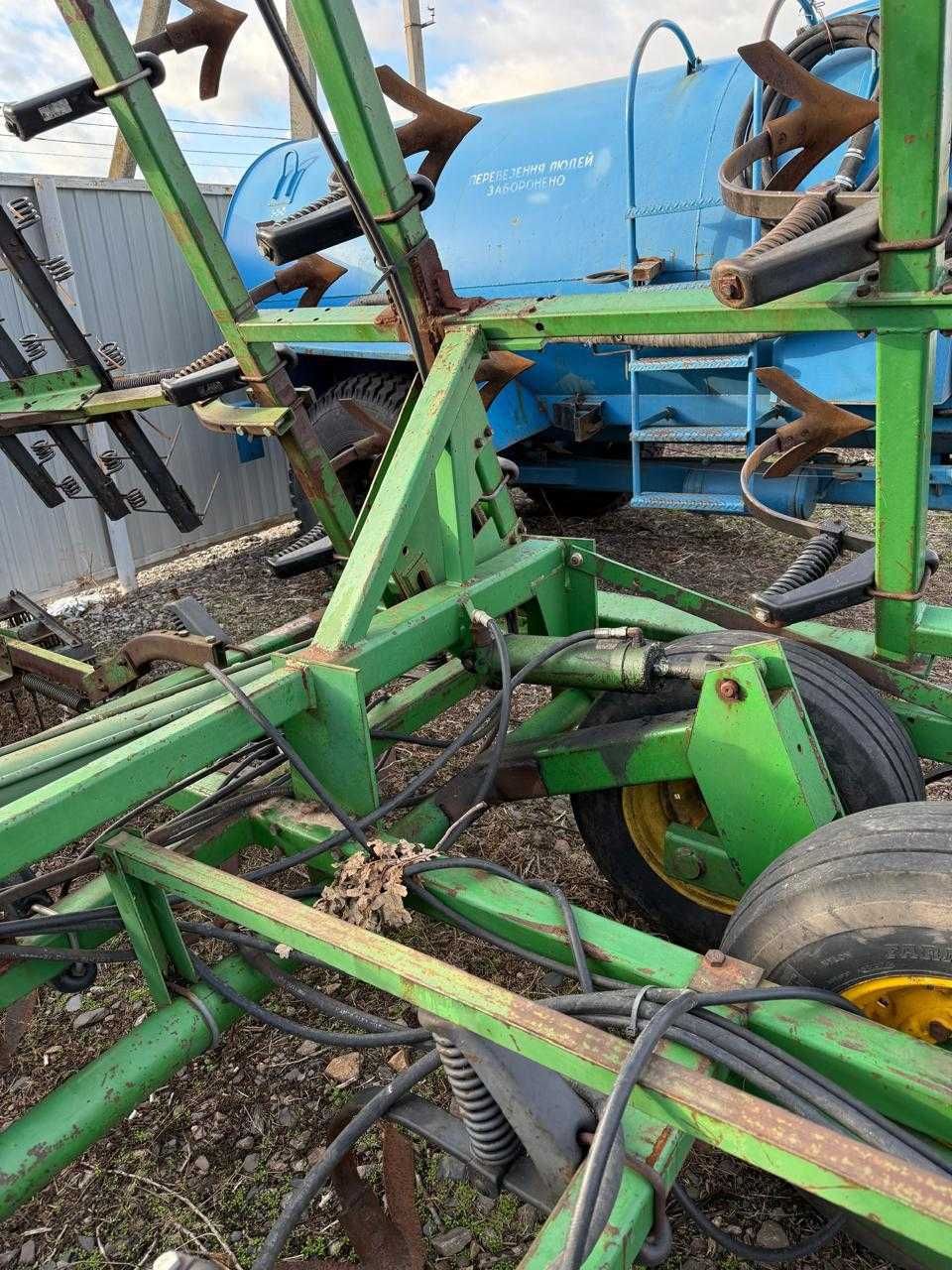 Культиватор John Deere 960